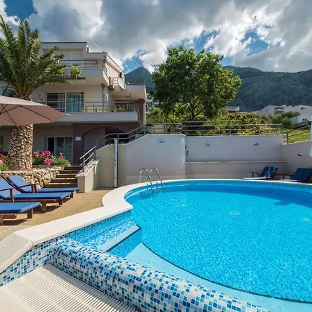 Villa Apartman Moca, *